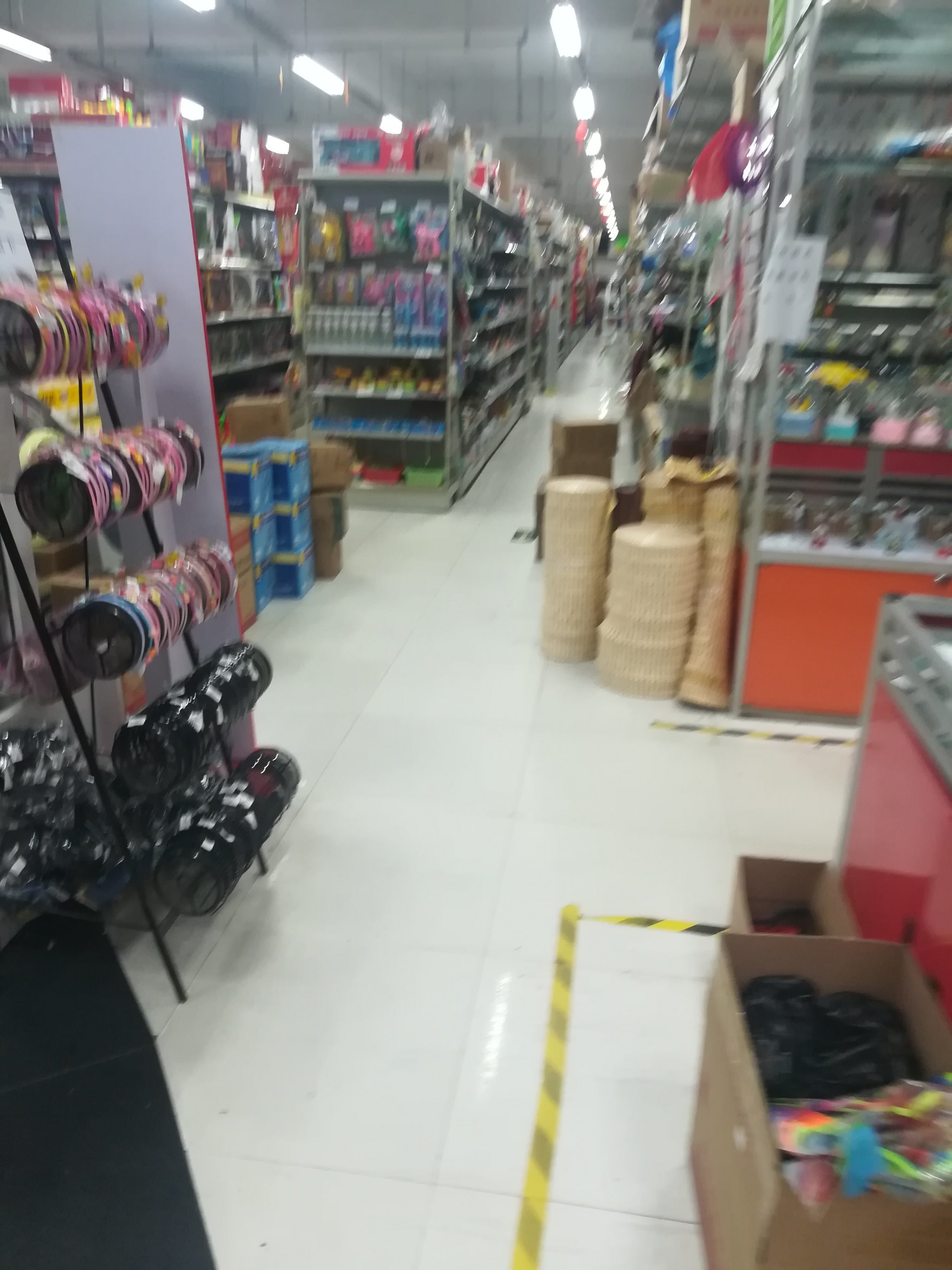 探訪淮河路與慶豐街的寶藏 義烏日用百貨直銷超市